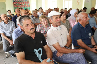 Vətəndaşlarla növbəti səyyar qəbul  rayonun Topçu kəndində keçirilib