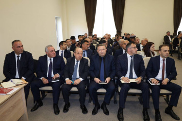 Vətəndaşlarla növbəti səyyar qəbul  İsmayıllı şəhər 4 saylə tam orta məktəbdə keçirilib