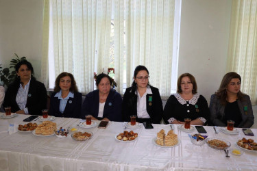 Rayon rəhbəri 1 nömrəli məktəbin kollektivi ilə görüş keçirib