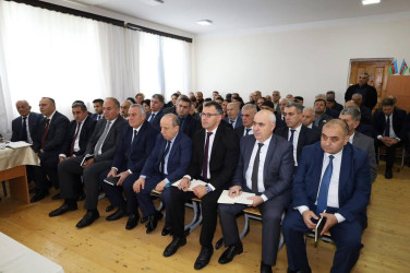 Vətəndaşlarla növbəti səyyar qəbul İsmayıllı şəhər 7 nömrəli tam orta məktəbdə keçirilib