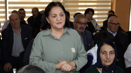 Vətəndaşlarla növbəti səyyar qəbul rayonun Olimpiya İdman Kompleksində keçirildi
