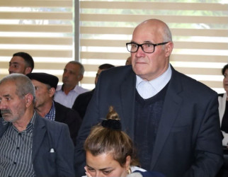 Vətəndaşlarla növbəti səyyar qəbul rayonun Olimpiya İdman Kompleksində keçirildi