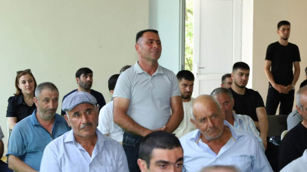 Vətəndaşlarla növbəti səyyar qəbul Mücü kəndində keçirildi