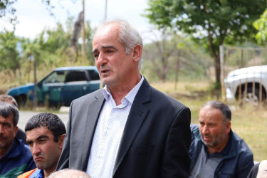 Vətəndaşlarla növbəti səyyar qəbul Tağlabiyan kəndində keçirildi