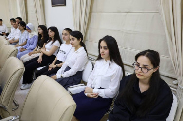 İsmayıllı Rayon İcra Hakimiyyətinin başçısı Nahid Bağırov 2024–2025-ci tədris ilində İsmayıllı rayonunda təhsil sahəsində yüksək nəticə göstərmiş məzunlarla görüş keçirib