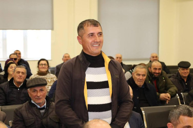 Vətəndaşlarla növbəti səyyar qəbul Sumağallı kəndində keçirilib