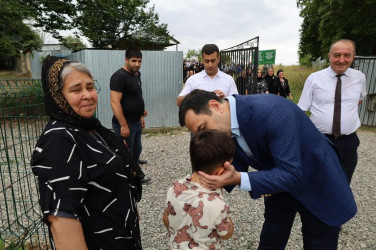İsmayıllı rayonu Tircan kənd sakini, Vətən müharibəsi şəhidi Həsrətov Xəyal Əzim oğlunun doğum günü məzarı yanında anılıb
