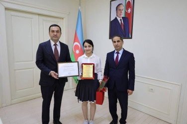 İsmayıllı Rayon İcra Hakimiyyətinin başçısı Nahid Bağırov 2024–2025-ci tədris ilində İsmayıllı rayonunda təhsil sahəsində yüksək nəticə göstərmiş məzunlarla görüş keçirib