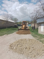 RİH başçısının Mollaisaqlı kəndində vətəndaşlarla keçirdiyi səyyar görüş-qəbul zamanı kənddaxili yolların təmiri ilə bağlı müraciətlər səsləndirilmişdir