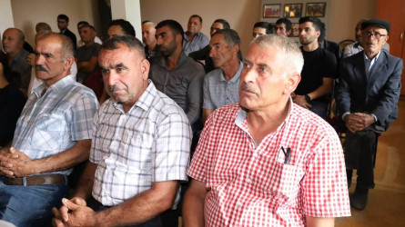 Vətəndaşlarla növbəti səyyar qəbul Əhən kəndində keçirildi