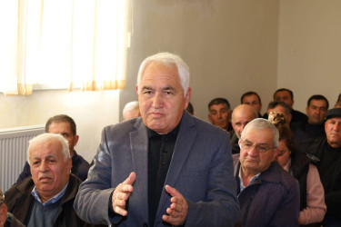 Vətəndaşlarla növbəti səyyar qəbul İsmayıllı şəhər 3 saylı tam orta məktəbdə keçirilib