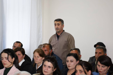 Vətəndaşlarla növbəti səyyar qəbul İsmayıllı şəhər 7 nömrəli tam orta məktəbdə keçirilib