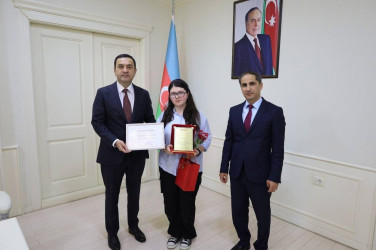 İsmayıllı Rayon İcra Hakimiyyətinin başçısı Nahid Bağırov 2024–2025-ci tədris ilində İsmayıllı rayonunda təhsil sahəsində yüksək nəticə göstərmiş məzunlarla görüş keçirib