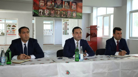 Vətəndaşlarla növbəti səyyar qəbul Topçu kəndində keçirildi