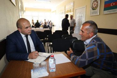 Vətəndaşlarla növbəti səyyar qəbul Kürdeldarbəyli kəndində keçirilib