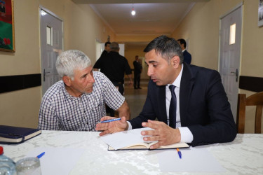 Vətəndaşlarla növbəti səyyar qəbul Kürdeldarbəyli kəndində keçirilib