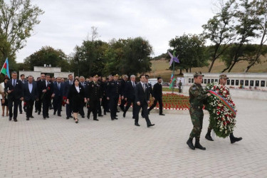 İsmayıllıda 27 sentyabr Anım Günü ilə əlaqədar Şəhidlər Xiyabanı ziyarət edilib