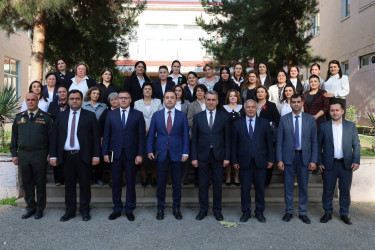 Rayon rəhbəri 1 nömrəli məktəbin kollektivi ilə görüş keçirib