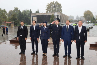 1 oktyabr - Prokurorluq işçilərinin peşə bayramı günüdür