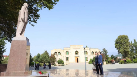 “Azəristiliktəchizat” ASC-nin sədri İlham Mirzəliyev İsmayıllıda vətəndaşları qəbul edib
