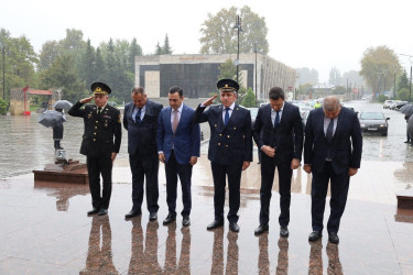 1 oktyabr - Prokurorluq işçilərinin peşə bayramı günüdür