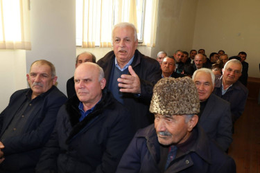 Vətəndaşlarla növbəti səyyar qəbul İsmayıllı şəhər 3 saylı tam orta məktəbdə keçirilib