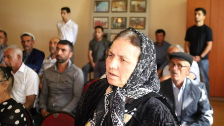 Vətəndaşlarla növbəti səyyar qəbul Əhən kəndində keçirildi