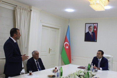 RİH başçısı Nahid Bağırov əməkdar müəllim Qalib Bəşirovu 70 illik yubileyi münasibətilə təbrik edib.