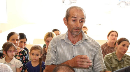 Vətəndaşlarla növbəti səyyar qəbul Gideyli kəndində keçirildi
