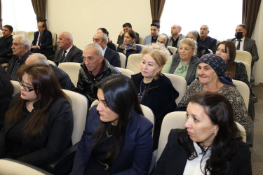 Vətəndaşlarla növbəti səyyar qəbul  İsmayıllı şəhər 4 saylə tam orta məktəbdə keçirilib