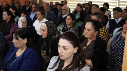 Vətəndaşlarla növbəti səyyar qəbul rayonun Olimpiya İdman Kompleksində keçirildi