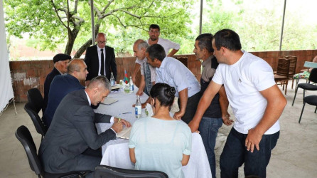 Vətəndaşlarla növbəti səyyar qəbul Bəhliyan kəndində keçirilib