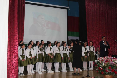 İsmayıllıda Ümummilli Lider Heydər Əliyevin anadan olmasının 101 illiyi ilə əlaqədar bayram konserti keçirilib