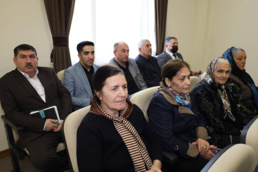 Vətəndaşlarla növbəti səyyar qəbul  İsmayıllı şəhər 4 saylə tam orta məktəbdə keçirilib