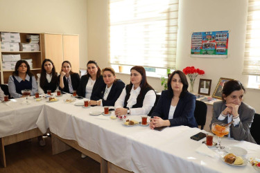İsmayıllı şəhər 6 saylı tam orta məktəbinin kollektivi ilə görüş keçirilib