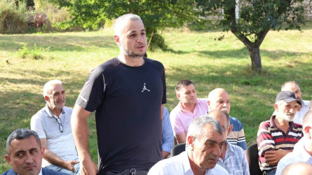 Vətəndaşlarla növbəti səyyar qəbul Həftəsov kəndində keçirildi