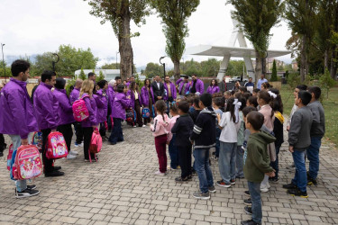 DOST Agentliyi Rayon İcra Hakimiyyəti ilə birgə 15 Sentyabr Bilik Günü ilə əlaqədar “DOST Sevinci” layihəsini həyata keçirib