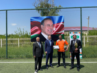 Ümummilli Lider Heydər Əliyevin anadan olmasının 100 illik yubileyi münasibətilə mini futbol üzrə keçirilən turnirin final mərhələsi Heydər Əliyev adına park ərazisində yerləşən süni örtüklü mini futbol meydançasında baş tutub