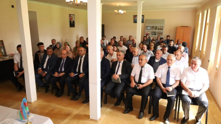 Vətəndaşlarla növbəti səyyar qəbul Əhən kəndində keçirildi