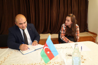 Vətəndaşlarla növbəti səyyar qəbul İsmayıllı şəhər 3 saylı tam orta məktəbdə keçirilib