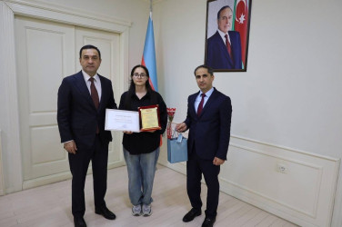 İsmayıllı Rayon İcra Hakimiyyətinin başçısı Nahid Bağırov 2024–2025-ci tədris ilində İsmayıllı rayonunda təhsil sahəsində yüksək nəticə göstərmiş məzunlarla görüş keçirib