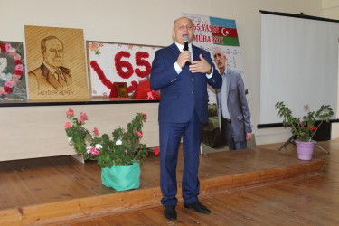 Şəhid Zaman Qarayevin adını daşıyan Qalınçaq kənd tam orta məktəbinin 100 illik yubileyi keçirilib