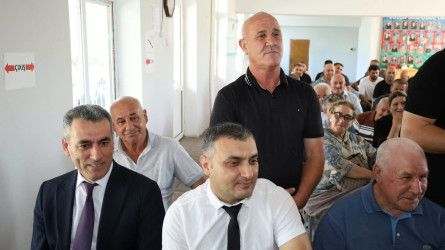 Vətəndaşlarla növbəti səyyar qəbul Topçu kəndində keçirildi