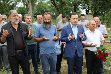 İsmayıllı rayonu Tircan kənd sakini, Vətən müharibəsi şəhidi Həsrətov Xəyal Əzim oğlunun doğum günü məzarı yanında anılıb