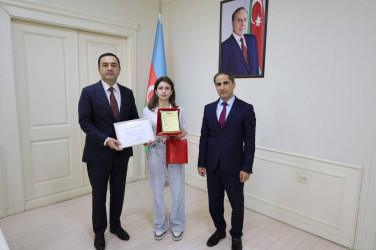 İsmayıllı Rayon İcra Hakimiyyətinin başçısı Nahid Bağırov 2024–2025-ci tədris ilində İsmayıllı rayonunda təhsil sahəsində yüksək nəticə göstərmiş məzunlarla görüş keçirib