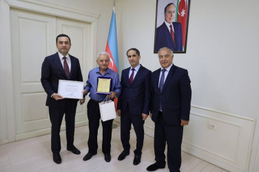 İsmayıllı Rayon İcra Hakimiyyətinin başçısı Nahid Bağırov 2024–2025-ci tədris ilində İsmayıllı rayonunda təhsil sahəsində yüksək nəticə göstərmiş məzunlarla görüş keçirib