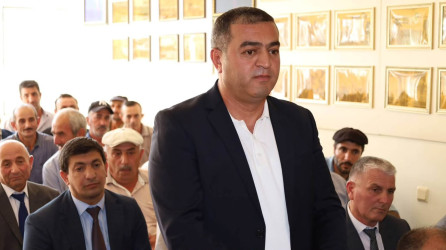 Vətəndaşlarla növbəti səyyar qəbul Gideyli kəndində keçirildi