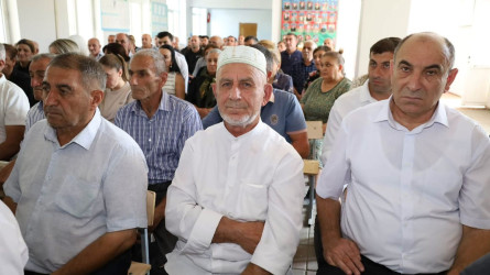 Vətəndaşlarla növbəti səyyar qəbul Topçu kəndində keçirildi