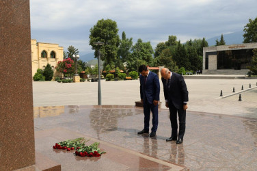 Energetika naziri Pərviz Şahbazov İsmayıllı rayon Heydər Əliyev Mərkəzində vətəndaşları qəbul edib