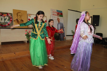 Şəhid Zaman Qarayevin adını daşıyan Qalınçaq kənd tam orta məktəbinin 100 illik yubileyi keçirilib